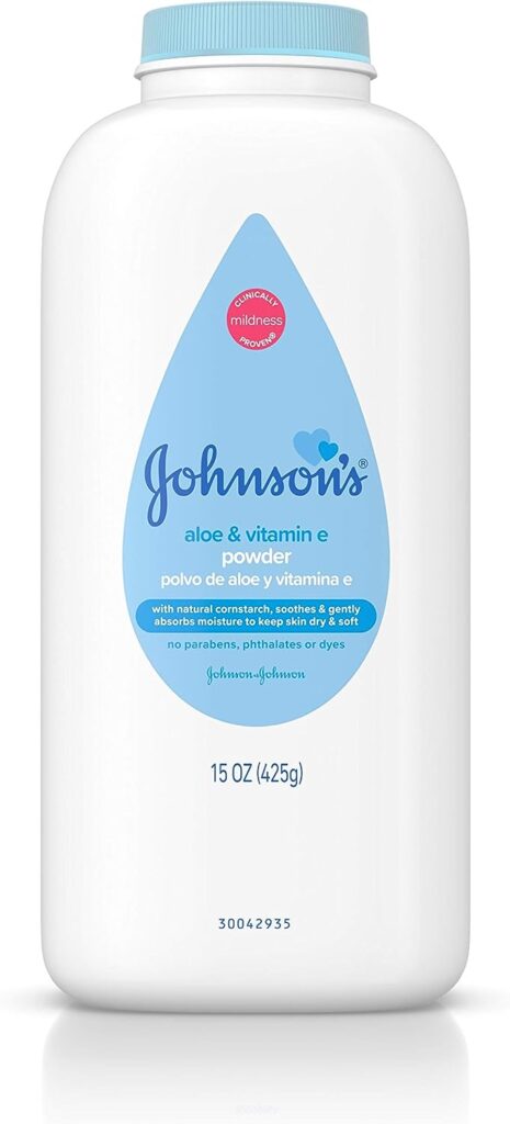 Johnsons Baby Powder, Naturally Derived Cornstarch with Aloe  Vitamin E for Delicate Skin, Hypoallergenic and Free of Parabens, Phthalates, and Dyes for Gentle Baby Skin Care, 15 oz